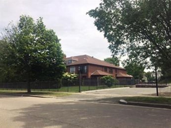 934 Southern Artery unit 207, Quincy, MA 02169 - photo 1