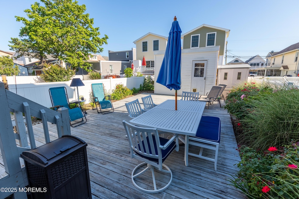 For Sale $749,900 • Co-Listing Agent