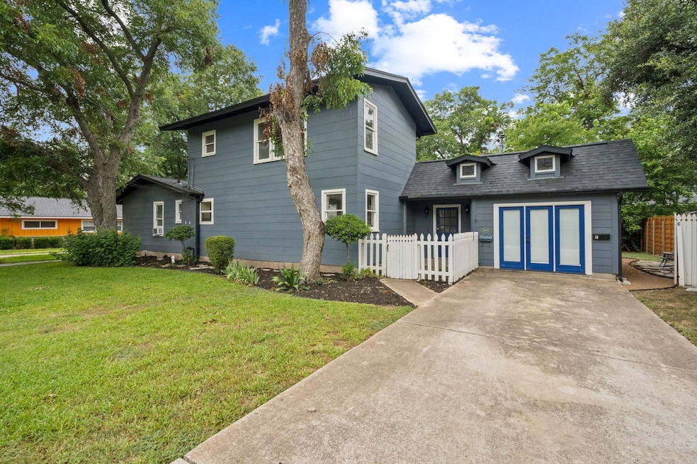 1402 Laurel St unit B, Georgetown, TX 78626 - photo 1