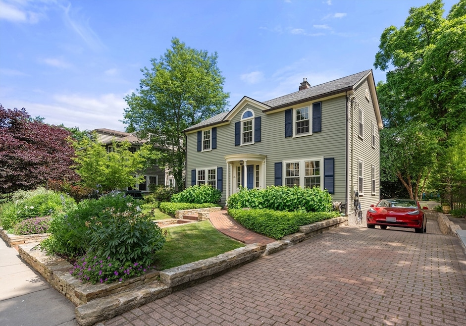 24 Bates St, Cambridge, MA 02140 - photo 1