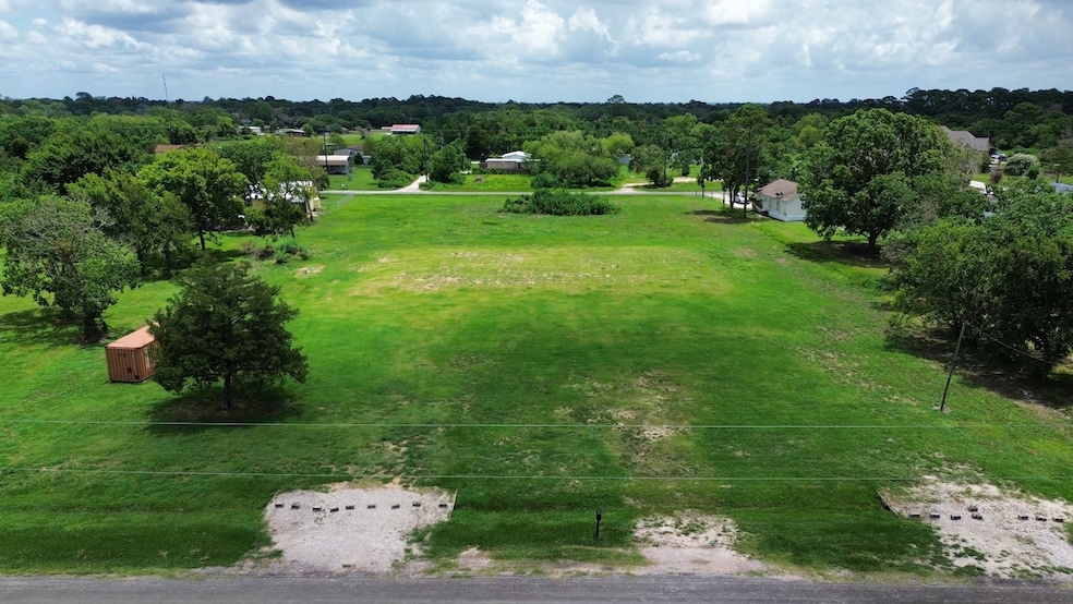 611 Welton Ln. Unrestricted 2.065 Acres