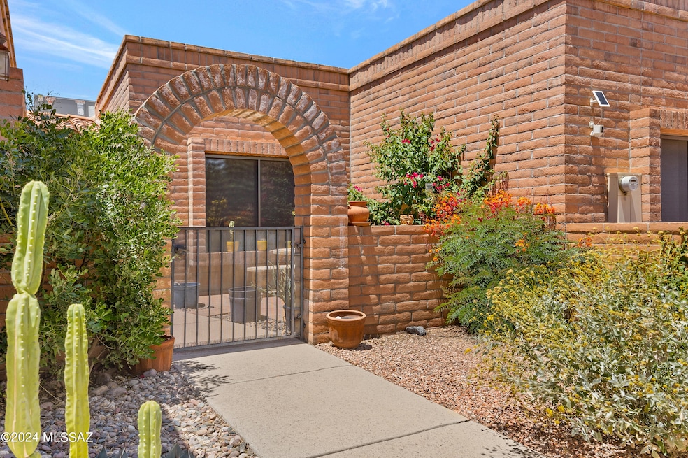 1952 W Misty Hollow Ln Tucson AZ 85704 (