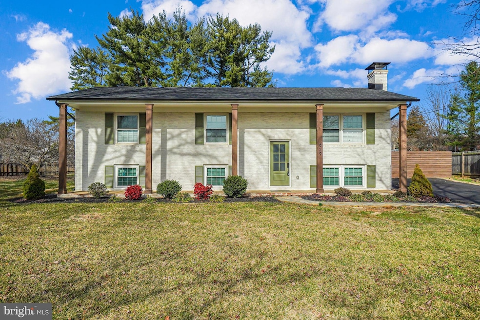 629 Gold Cup Dr, Warrenton, VA 20186 - photo 1