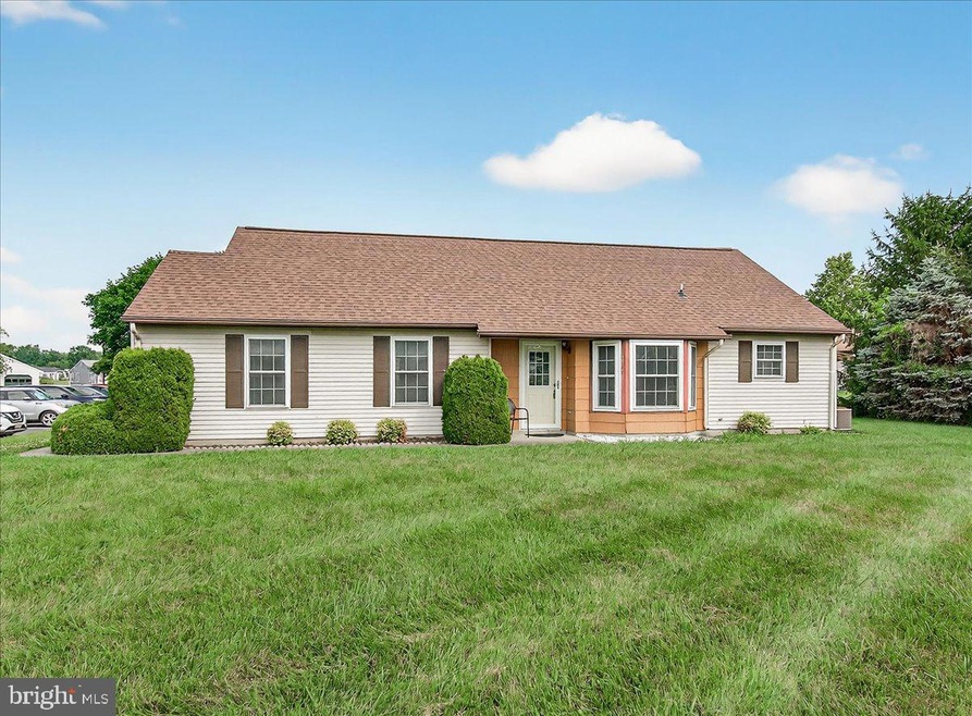 6908 Chokeberry Ct, Frederick, MD 21703 - photo 1