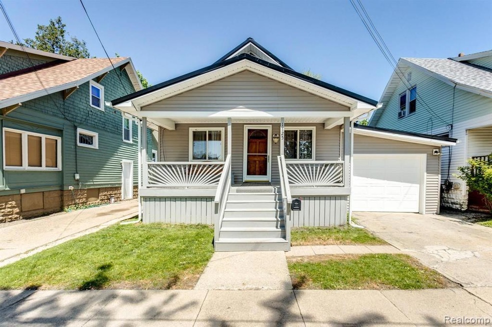1125 Varney St (1 of 29).jpg