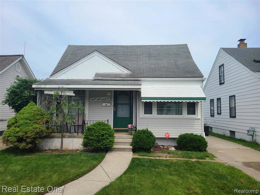 Well maintained Redford Ranch with basement & Garage