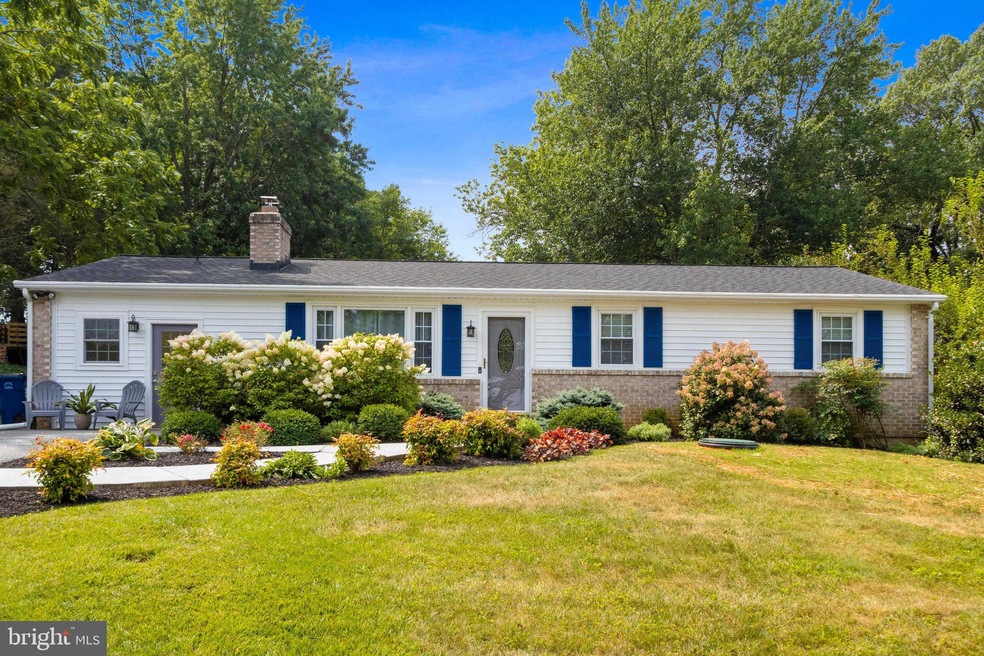 811 Mountain View Dr, Westminster, MD 21157 - photo 1