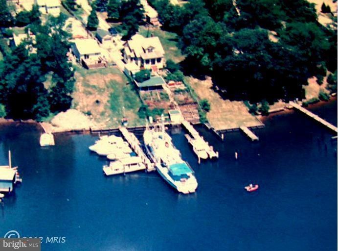 8022 Fort Smallwood Rd, Curtis Bay, MD 21226 - photo 1