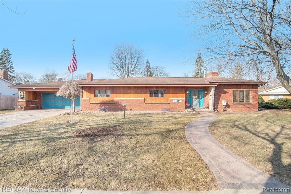 1117 Clearview Dr, Flushing, MI 48433 - photo 1