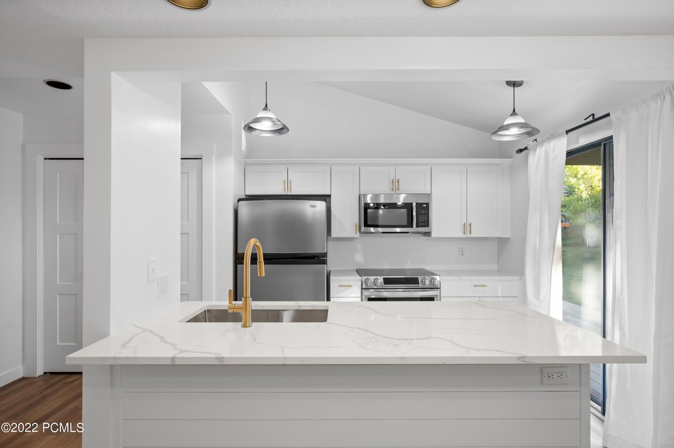 remodeled 2 bedroooms in silver springs