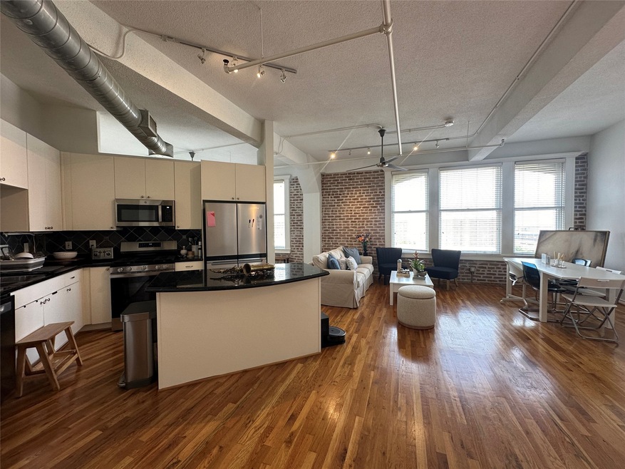 The home flows nicely from the kitchen, to the din