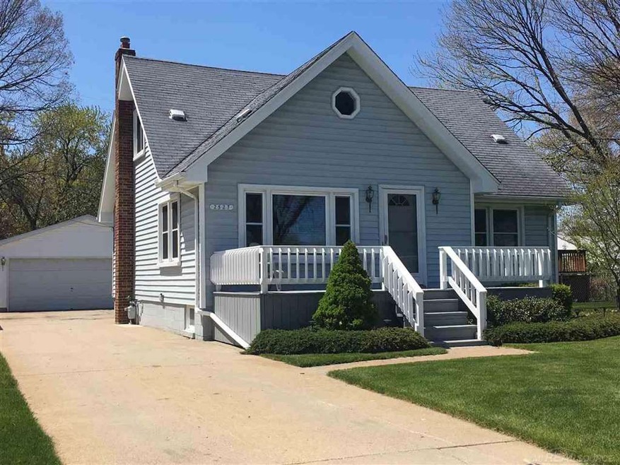 2527 21st Ave, Port Huron, MI 48060 - photo 1