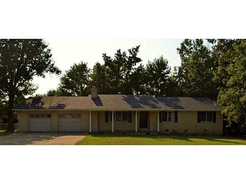 302 N Summit St, Prairie Grove, AR 72753 - photo 1