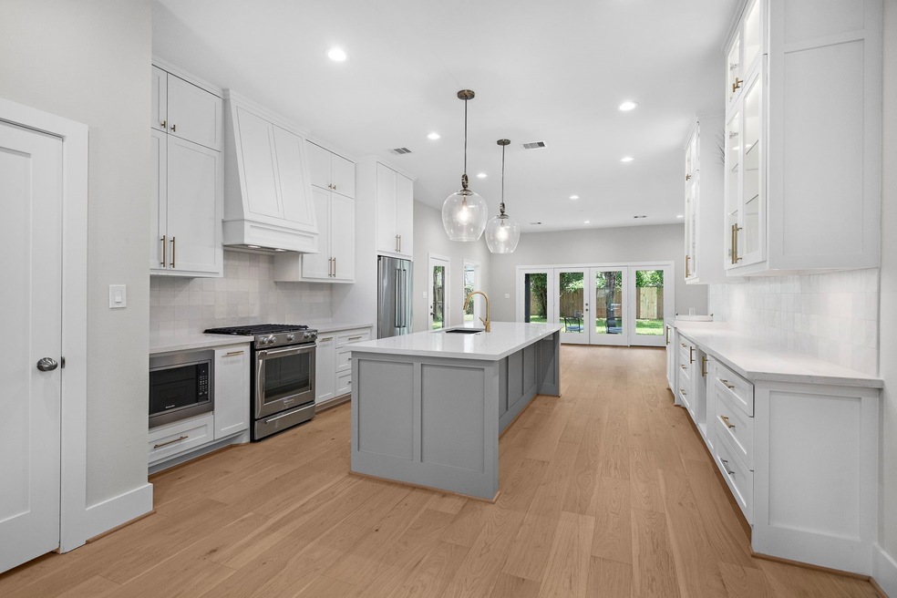 4613 De Lange Ln, Houston, TX 77092 - photo 1