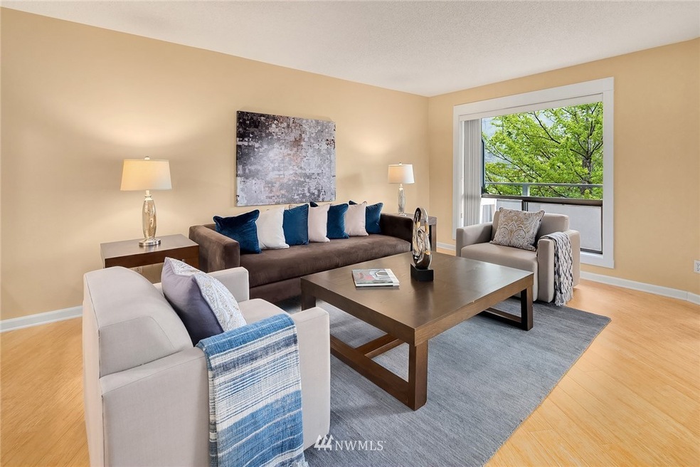 7930 SE 34th St unit 207, Mercer Island, WA 98040 - photo 1