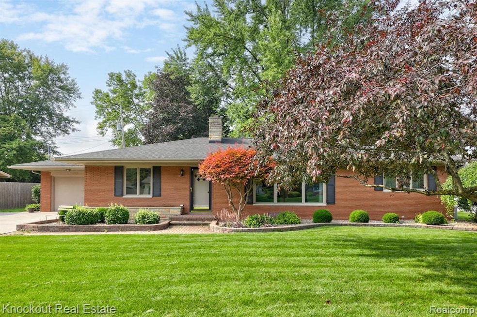 635 Heine St, Frankenmuth, MI 48734 - photo 1