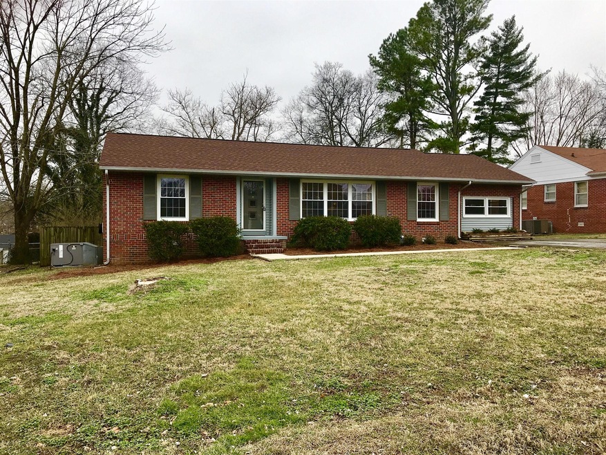 208 Midland St, Shelbyville, TN 37160 - photo 1