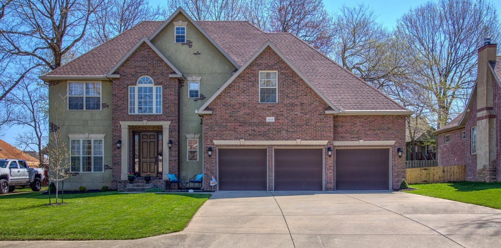 3410 N 10th St.-118c