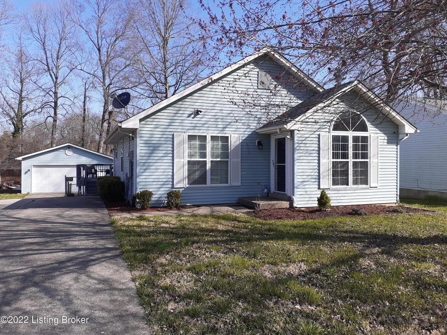 6613 Burlwood Dr, Louisville, KY 40229 - photo 1