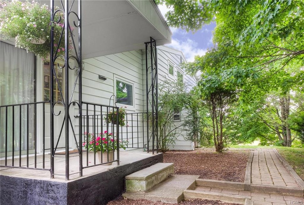 304 Perkinsville Rd, Highland, NY 12528 - photo 1