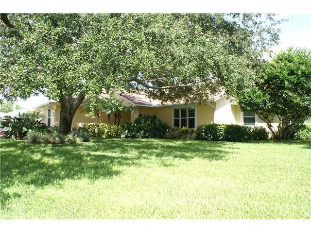 39 River Oak Dr, Sebastian, FL 32958 - photo 1