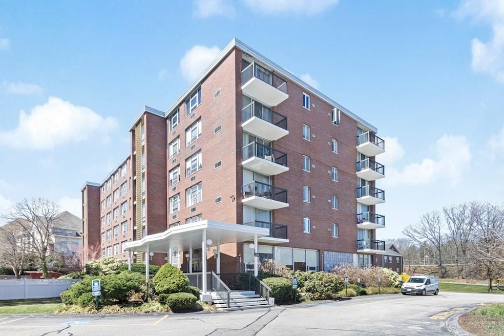 Hammond Park Condominiums unit 507, Chestnut Hill, MA 02467 - photo 1