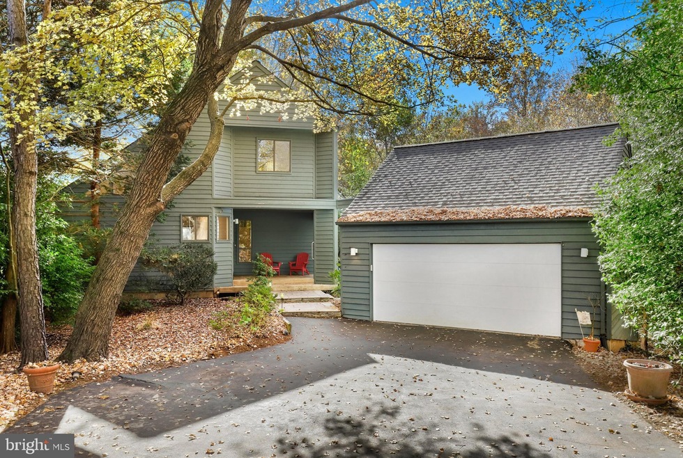 11917 Moss Point Ln, Reston, VA 20194 - photo 1