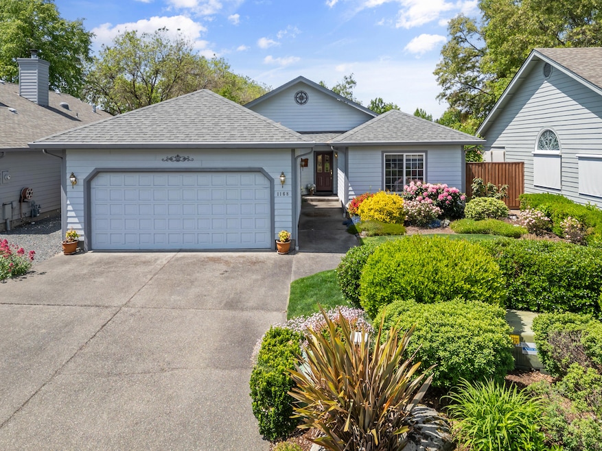 1168 Osprey Dr, Grants Pass, OR 97526 - photo 1