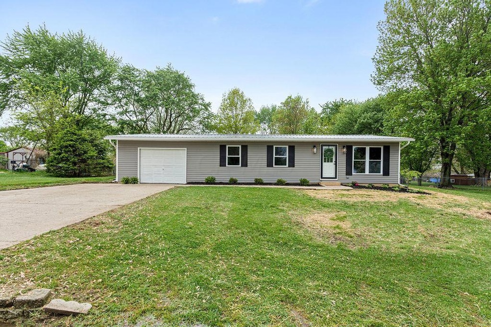 6564 Putnam Dr, Circleville, OH 43113 - photo 1