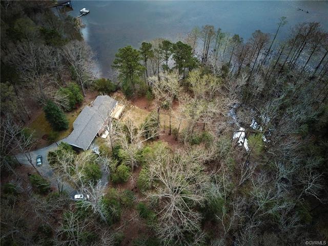 Welcome to 210 Red Oak Landing, Stunning Waterfron