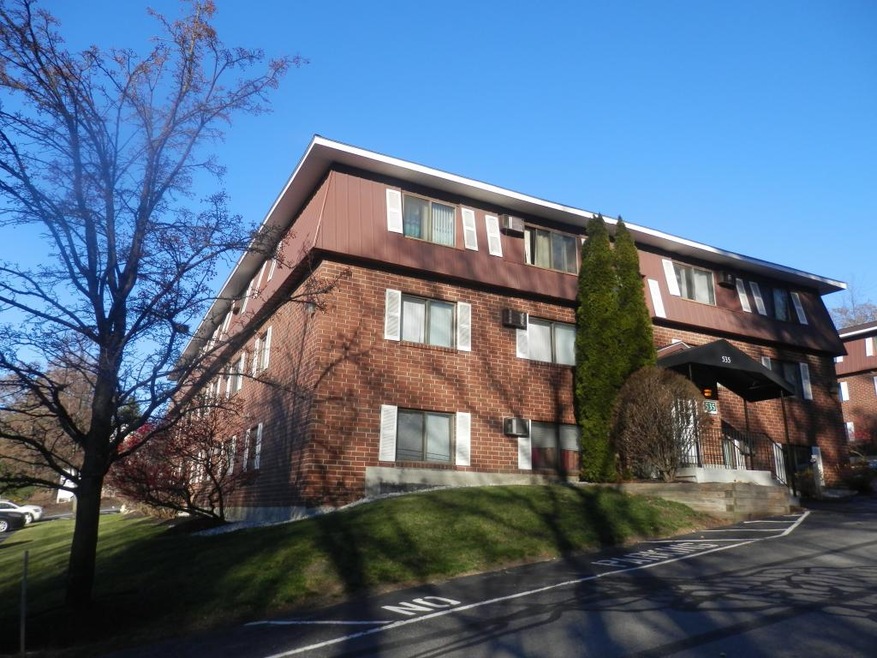 535 Calef Rd unit 23, Manchester, NH 03103 - photo 1