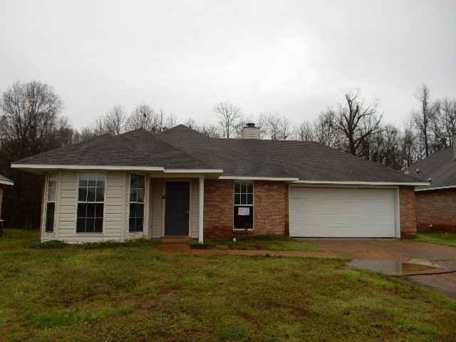 946 Bullrun Dr, Byram, MS 39272 - photo 1