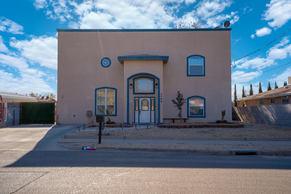 7704 Caliche Dr, El Paso, TX 79915 - photo 1