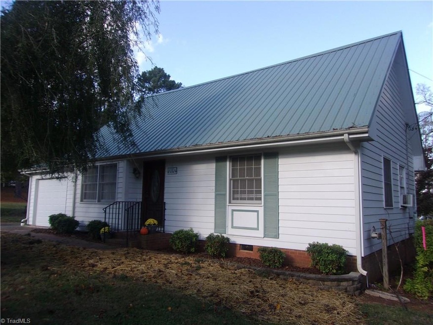 1291 Cliffwood Dr, Asheboro, NC 27205 - photo 1