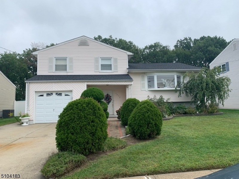 1072 Andrews Dr, Perth Amboy, NJ 08861 - photo 1