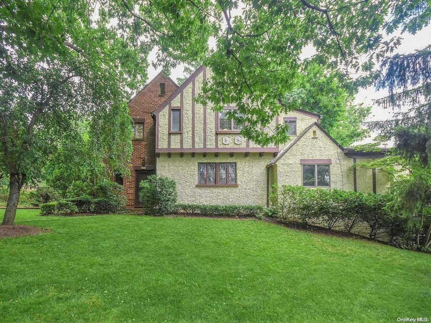 103 Luquer Rd, Port Washington, NY 11050 - photo 1