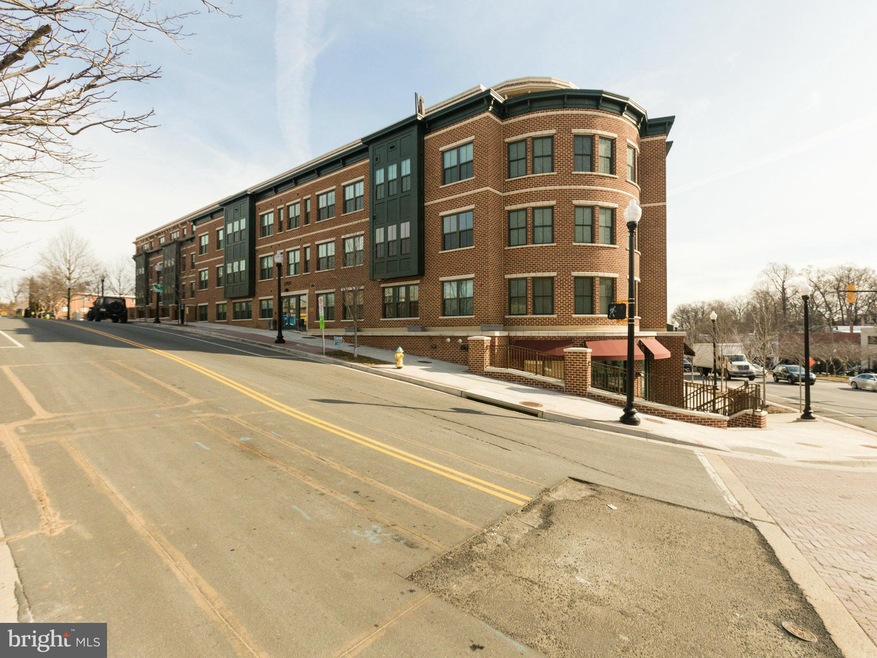 Dominion Heights unit 209, Arlington, VA 22207 - photo 1