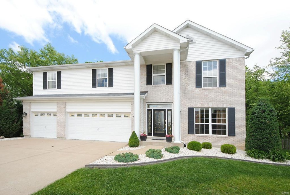 Beautiful 3570 Sq. Ft. 2-Story in Sought After Abe