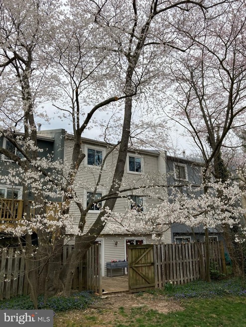 1576 Goldenrain Ct, Reston, VA 20190 - photo 1