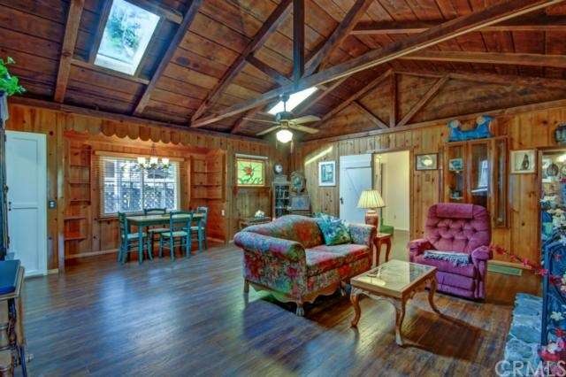 Open beamed architecture with skylights for extra 
