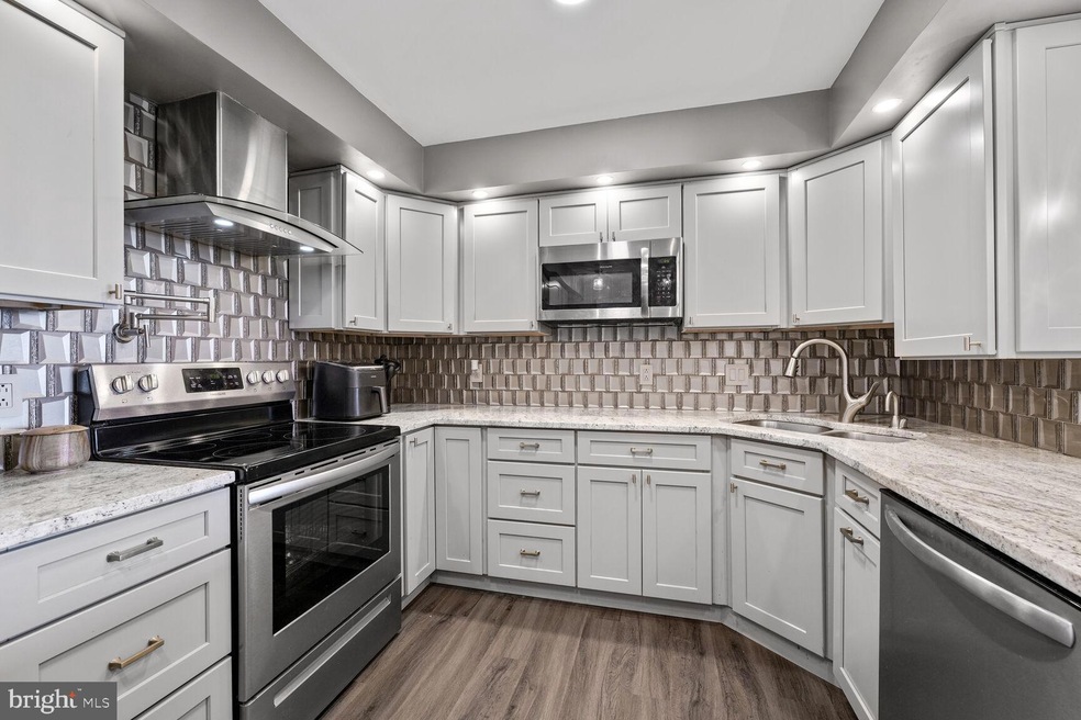 Lakeside Plaza Condominium unit 1129, Baileys Crossroads, VA 22041 - photo 1