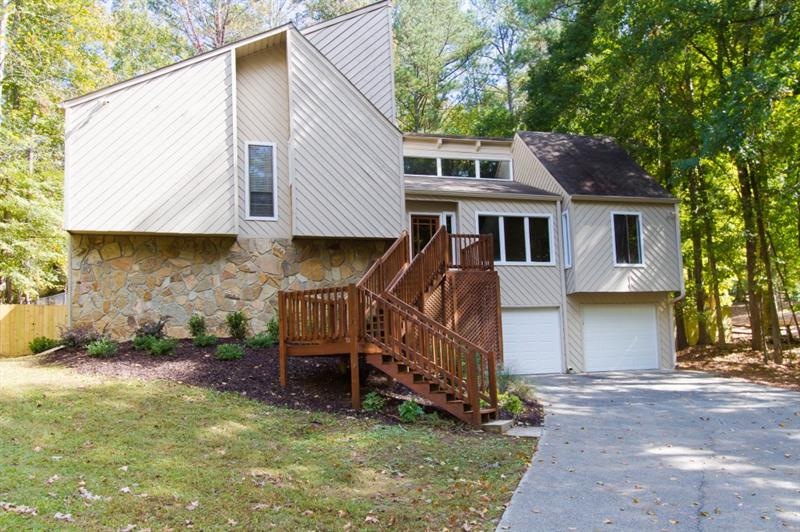 1135 Pine Grove Pointe Dr, Roswell, GA 30075 - photo 1