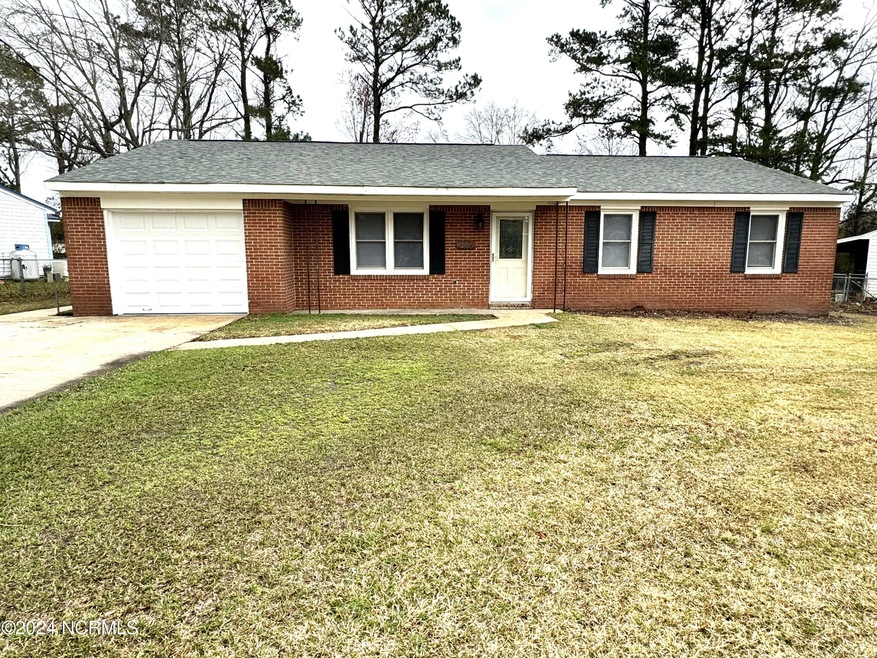 300 Tower Dr, Jacksonville, NC 28546 - photo 1