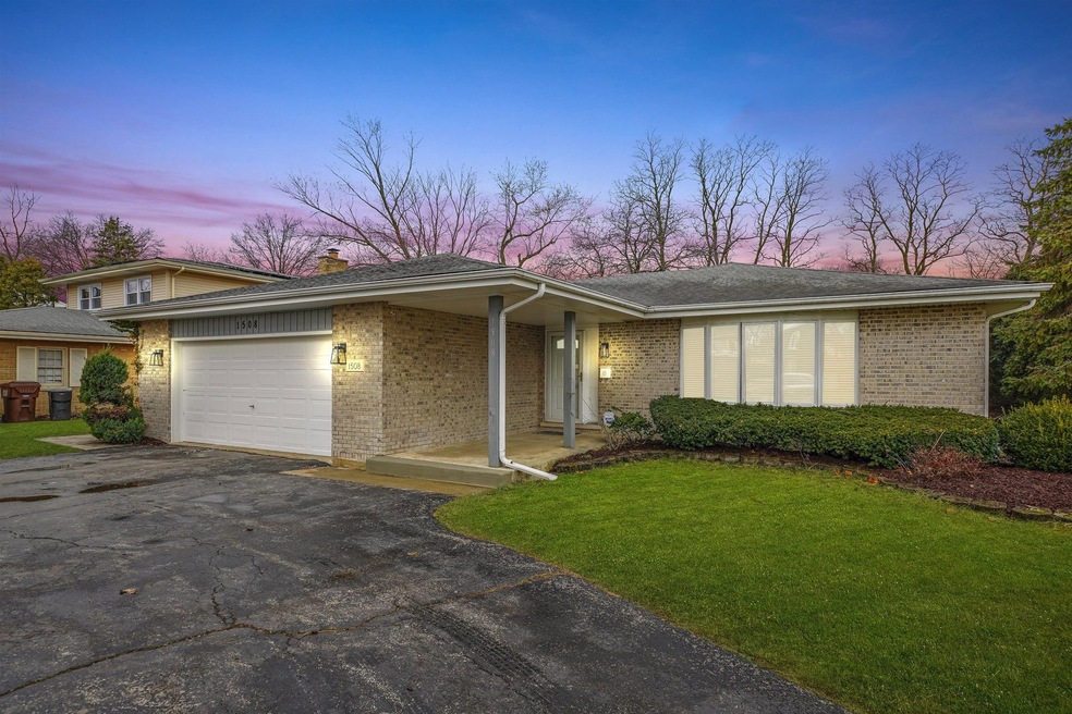 1508 Heather Hill Crescent, Flossmoor, IL 60422 - photo 1