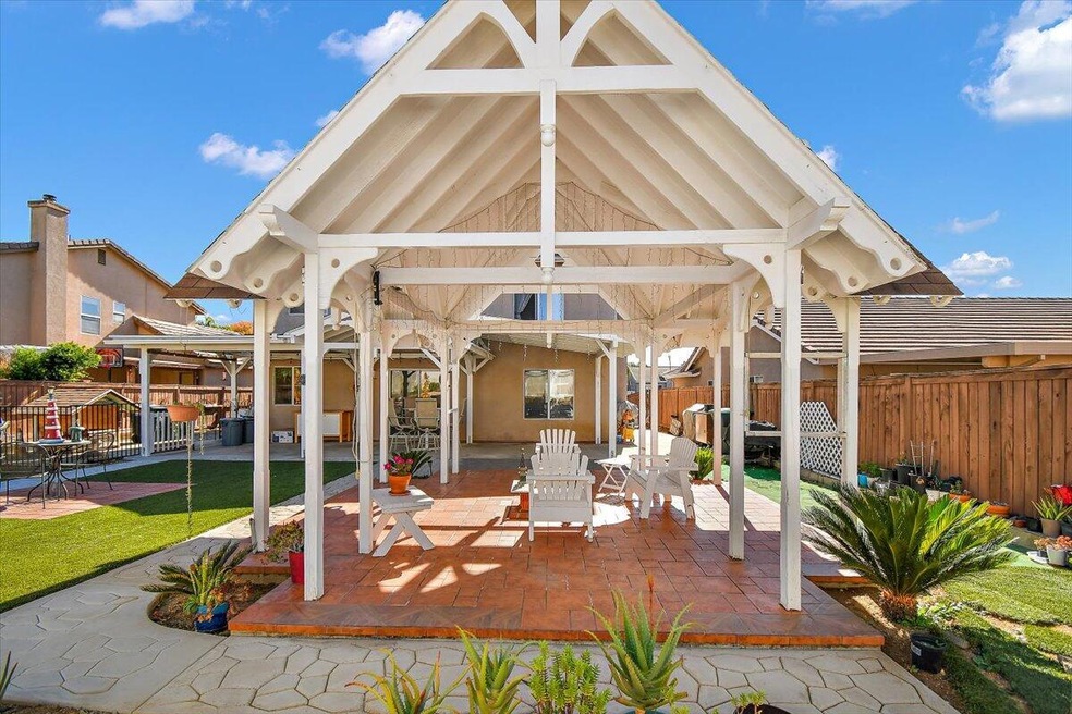 23124 Harbor Seal Ct, Wildomar, CA 92595 - photo 1