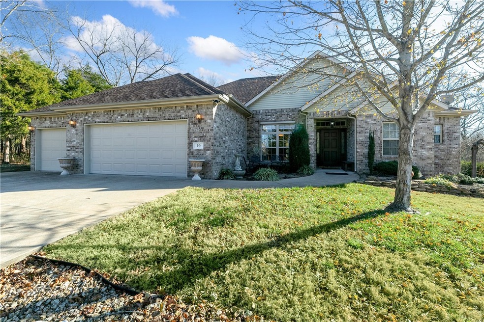 19 Holcombe Ln, Bella Vista, AR 72714 - photo 1