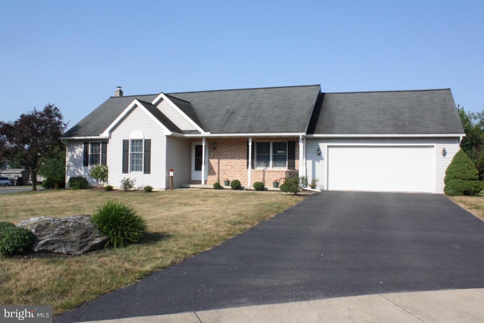 39 Groffs Dr, Ephrata, PA 17522 - photo 1