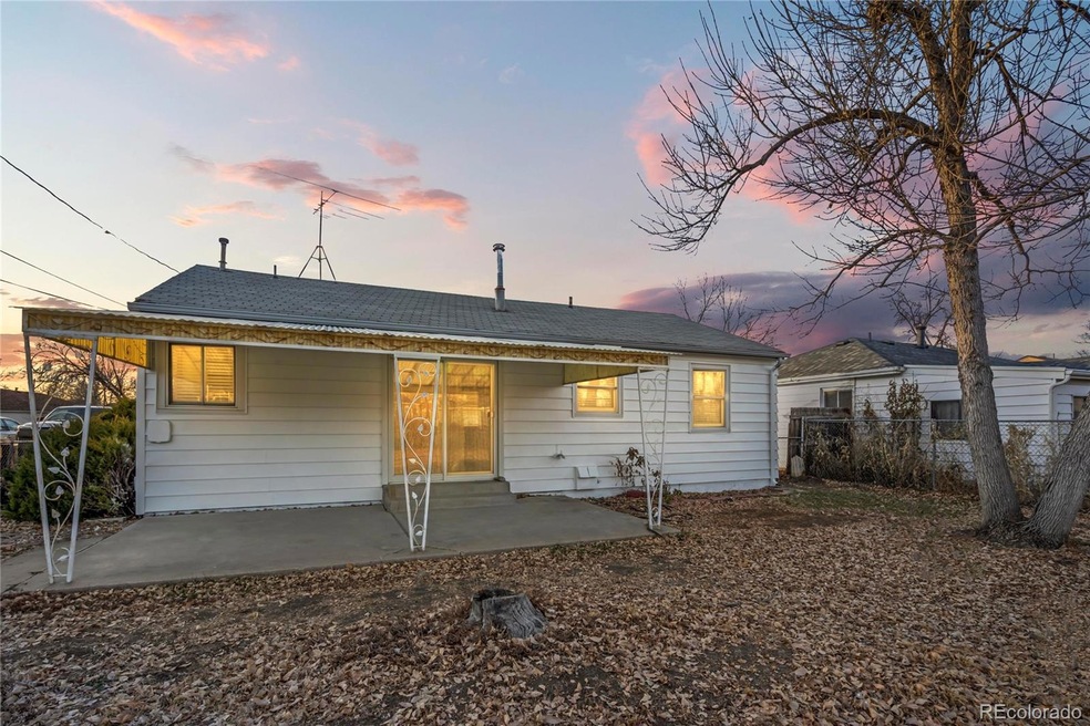 1716 Oakland St, Aurora, CO 80010 - photo 1