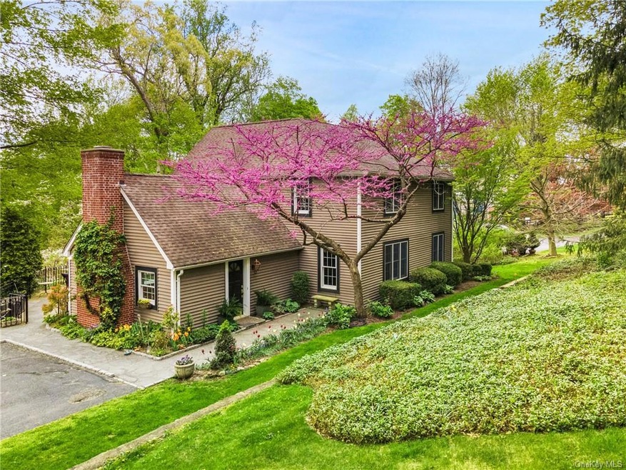 225 Old Sleepy Hollow Rd, Pleasantville, NY 10570 - photo 1