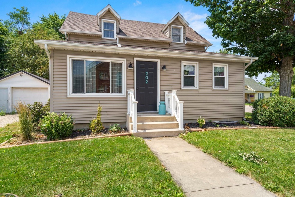 202 S Van Buren St, Monroe, IN 46772 - photo 1